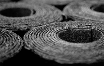 Cnwch Coch bitumen roof disadvantages